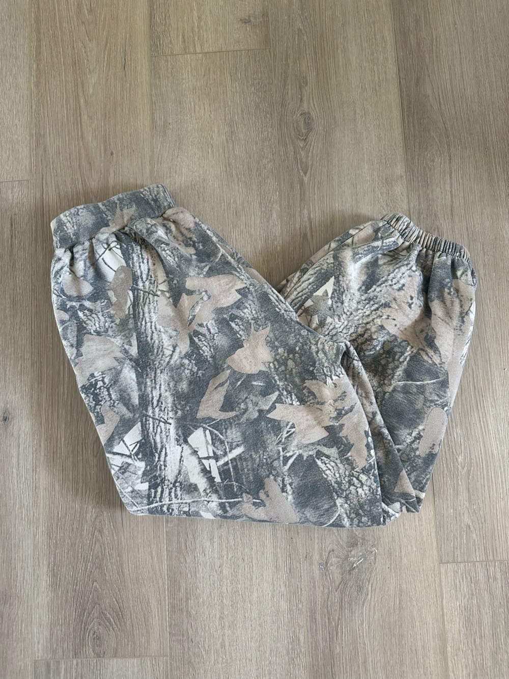 Camo M oversized sweatpants